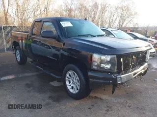 2011 Chevrolet Silverado 1500 LT with VIN 1GCRCSE06BZ300806, listed as a IAAI auction lot 41717597 with 153,697 mi miles and . Bid and sale history available at DreamBid. Image 1.