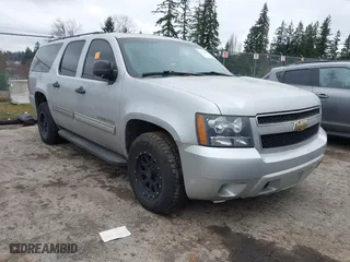 2010 Chevrolet Suburban LS with VIN 1GNUKHE33AR254447, listed as a IAAI auction lot 41727372 with 178,798 mi miles. Bid and sale history available at carsss.com. Image 1.