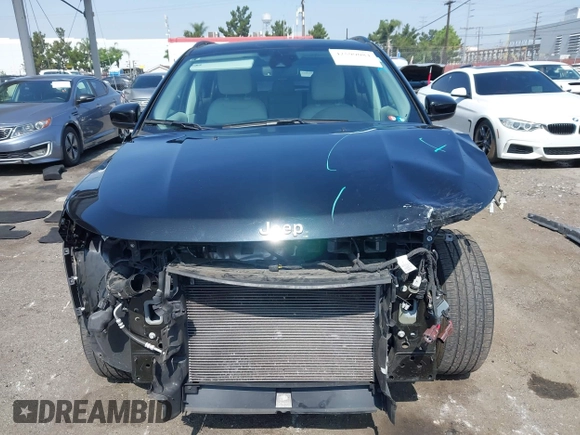 2020 Jeep Compass Latitude z VIN 3C4NJCBB0LT258657, wystawiony jako IAAI lot #42599084 z przebiegiem 29 997 mil mil oraz . Historia ofert i sprzedaży dostępna na DreamBid. Obrazek 6.