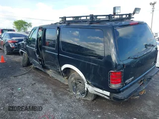 2001 Ford Excursion Limited z VIN 1FMNU43SX1ED42733, wystawiony jako IAAI lot #41923234 z przebiegiem 371 157 mil mil oraz . Historia ofert i sprzedaży dostępna na DreamBid. Obrazek 3.