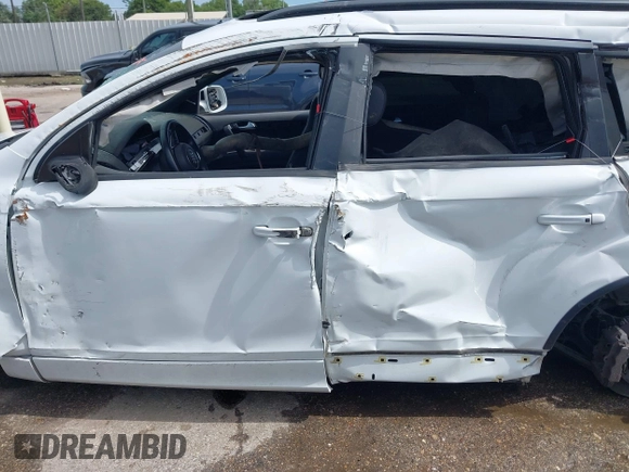 2015 Audi Q7 Prestige with VIN WA1WMAFE9FD023781, listed as a IAAI auction lot 42453124 with Not provided miles and . Bid and sale history available at DreamBid. Image 13.