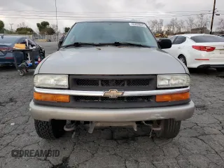 2004 Chevrolet Blazer LS z VIN 1GNDT13X34K148670, wystawiony jako Copart lot #44439845 z przebiegiem 196 344 mil mil oraz Czysty tytuł • Clean title. Historia ofert i sprzedaży dostępna na DreamBid. Obrazek 5.