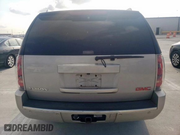 2007 GMC Yukon Denali с VIN 1GKFK63897J176451, выставлен на аукционе Copart как лот 59984905 с пробегом 175 974 миль миль и Чистый • Clean title. История ставок и продаж доступна на DreamBid. Изображение 6.