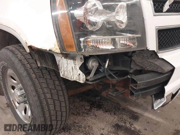 2008 Chevrolet Tahoe 1LT with VIN 1GNFK13038J148176, listed as a IAAI auction lot 41879903 with 200,709 mi miles and . Bid and sale history available at DreamBid. Image 12.
