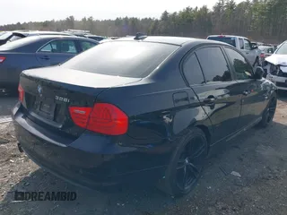 2011 BMW 3 Series 328i xDrive z VIN WBAPK5G50BNN80666, wystawiony jako IAAI lot #41876305 z przebiegiem 155 104 mil mil oraz . Historia ofert i sprzedaży dostępna na DreamBid. Obrazek 4.
