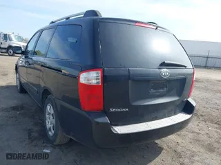 2007 Kia Sedona EX with VIN KNDMB233576109557, listed as a IAAI auction lot 41813984 with 204,856 mi miles. Bid and sale history available at carsss.com. Image 3.