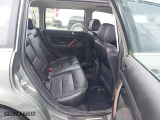 2002 Volkswagen Passat GLX with VIN WVWYH63BX2E208839, listed as a IAAI auction lot 42018138 with 192,648 mi miles. Bid and sale history available at carsss.com. Image 8.