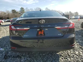 2025 Toyota Camry LE with VIN 4T1DAACK1SU533001, listed as a Copart auction lot 43747945 with 9,236 mi miles and Salvage Title. Bid and sale history available at DreamBid. Image 6.