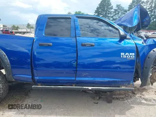 2019 Ram 1500 Tradesman z VIN 1C6RR6FG0KS712690, wystawiony jako IAAI lot #42227307 z przebiegiem Nie podano mil oraz . Historia ofert i sprzedaży dostępna na DreamBid. Obrazek 13.