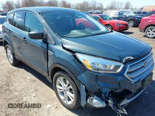 2019 Ford Escape SE z VIN 1FMCU9GDXKUC06609, wystawiony jako IAAI lot #42061974 z przebiegiem 148 064 mil mil oraz . Historia ofert i sprzedaży dostępna na DreamBid. Obrazek 1.