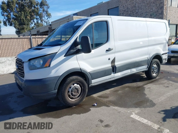 2016 Ford Transit Cargo z VIN 1FTYR1YM3GKA01650, wystawiony jako IAAI lot #41242238 z przebiegiem 145 073 mil mil oraz . Historia ofert i sprzedaży dostępna na DreamBid. Obrazek 2.