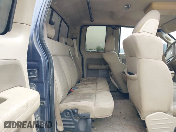 2006 Ford F-150 STX with VIN 1FTRX12W46NA47036, listed as a IAAI auction lot 41886208 with 272,391 mi miles. Bid and sale history available at carsss.com. Image 8.