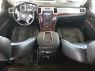 2013 Cadillac Escalade Premium z VIN 1GYS4CEF6DR240354, wystawiony jako Copart lot #57981635 z przebiegiem 120 582 mil mil oraz Szkoda całkowita • Salvage title. Historia ofert i sprzedaży dostępna na DreamBid. Obrazek 8.