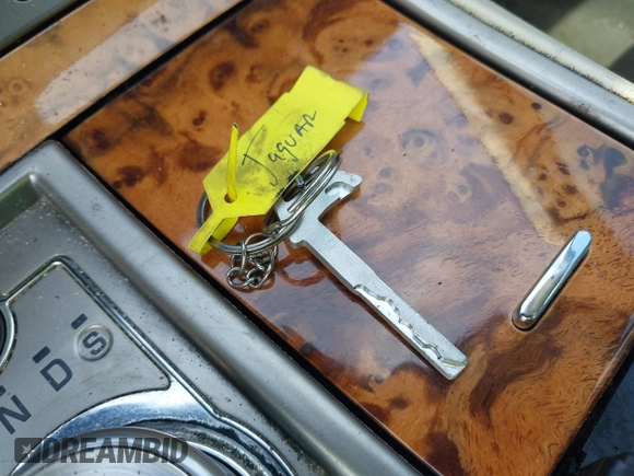 2009 Jaguar XF Premium Luxury with VIN SAJWA06B39HR06031, listed as a IAAI auction lot 41915119 with Not Provided miles and . Bid and sale history available at DreamBid. Image 11.