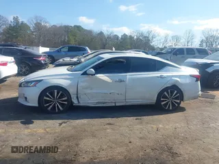 2019 Nissan Altima 2.5 Platinum with VIN 1N4BL4FV9KC116654, listed as a IAAI auction lot 41505682 with 154,065 mi miles. Bid and sale history available at carsss.com. Image 14.