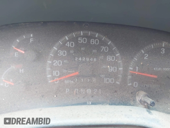 1997 Ford F-150 XL z VIN 1FTEX18L0VNB99499, wystawiony jako IAAI lot #42163584 z przebiegiem 242 946 mil mil oraz . Historia ofert i sprzedaży dostępna na DreamBid. Obrazek 7.