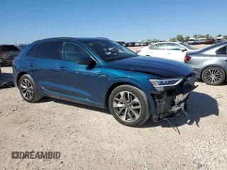 2021 Audi e-tron Premium Plus with VIN WA1LAAGE3MB016151, listed as a Copart auction lot 82004174 with 17,218 mi miles and Clean Title. Bid and sale history available at DreamBid. Image 4.