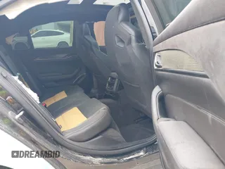2016 Cadillac CTS-V z VIN 1G6A15S64G0118212, wystawiony jako IAAI lot #39978487 z przebiegiem Nie podano mil oraz . Historia ofert i sprzedaży dostępna na DreamBid. Obrazek 8.