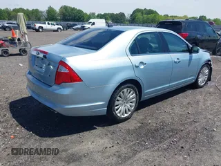 2010 Ford Fusion Hybrid z VIN 3FADP0L33AR385001, wystawiony jako IAAI lot #42074965 z przebiegiem 195 962 mil mil oraz . Historia ofert i sprzedaży dostępna na DreamBid. Obrazek 4.
