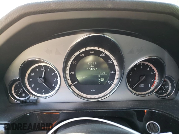 2010 Mercedes-Benz E-Class E 550 Luxury with VIN WDDHF9AB3AA231529, listed as a Copart auction lot 86983364 with 104,796 mi miles and Salvage Title. Bid and sale history available at carsss.com. Image 9.