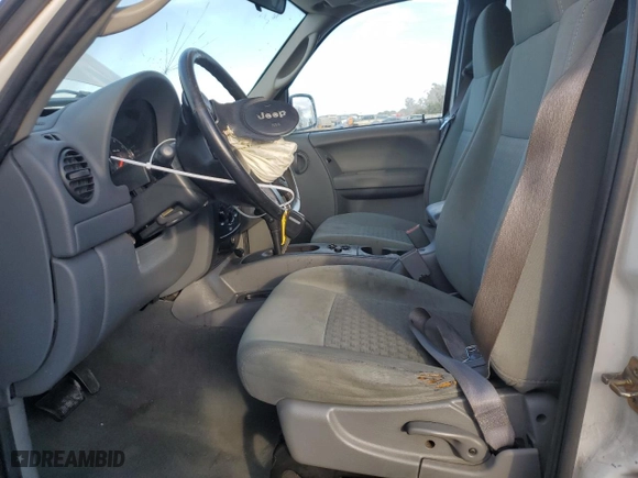 2007 Jeep Liberty Sport with VIN 1J4GK48K87W624202, listed as a Copart auction lot 43026075 with 113,077 mi miles and Salvage Title. Bid and sale history available at carsss.com. Image 7.