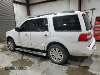 2011 Lincoln Navigator with VIN 5LMJJ2J5XBEJ04114, listed as a Copart auction lot 87755705 with 104,610 mi miles and Salvage title. Bid and sale history available at DreamBid. Image 2.