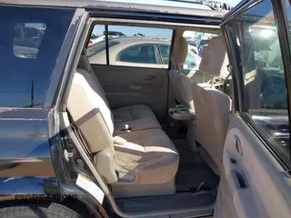 2005 Suzuki XL-7 LX with VIN JS3TY92V454100123, listed as a IAAI auction lot 41647668 with 83,293 mi miles. Bid and sale history available at carsss.com. Image 8.