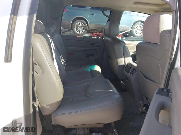2006 Chevrolet Avalanche Z71 with VIN 3GNEK12ZX6G116304, listed as a IAAI auction lot 41493513 with 176,102 mi miles. Bid and sale history available at carsss.com. Image 8.
