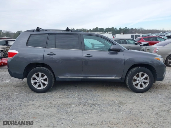 2013 Toyota Highlander with VIN 5TDZK3EH4DS137768, listed as a IAAI auction lot 41399693 with 179,372 mi miles. Bid and sale history available at carsss.com. Image 13.