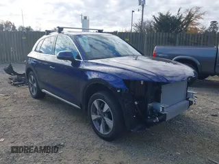 2024 Audi Q5 Premium with VIN WA1ABAFYXR2004201, listed as a IAAI auction lot 40997985 with 9,084 mi miles. Bid and sale history available at carsss.com. Image 1.