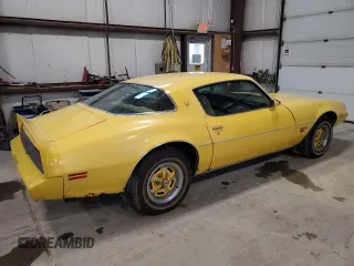 1981 Pontiac Firebird z VIN 1G2AT87H0BL111028, wystawiony jako Copart lot #77801124 z przebiegiem 17 025 mil mil oraz Tytuł czysty. Historia ofert i sprzedaży dostępna na DreamBid. Obrazek 3.