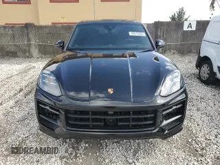 2024 Porsche Cayenne S z VIN WP1AL2AY7RDA33299, wystawiony jako Copart lot #60818305 z przebiegiem 3 599 mil mil oraz Nie do naprawy • Non repairable. Historia ofert i sprzedaży dostępna na DreamBid. Obrazek 5.