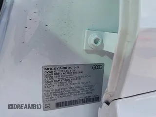 2024 Audi Q3 S line Premium Plus z VIN WA1EECF39R1136414, wystawiony jako IAAI lot #41676419 z przebiegiem 7824 mil mil oraz . Historia ofert i sprzedaży dostępna na DreamBid. Obrazek 9.