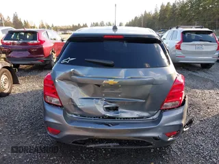 2020 Chevrolet Trax LS with VIN 3GNCJNSB4LL176912, listed as a IAAI auction lot 41746543 with 101,389 mi miles. Bid and sale history available at carsss.com. Image 16.