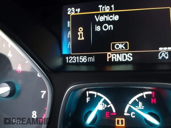 2018 Ford Escape SE z VIN 1FMCU9GD2JUC77186, wystawiony jako IAAI lot #41308133 z przebiegiem 123 156 mil mil oraz . Historia ofert i sprzedaży dostępna na DreamBid. Obrazek 15.