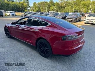 2013 Tesla Model S with VIN 5YJSA1CG5DFP18929, listed as a Copart auction lot 67245595 with 111,151 mi miles and Clean title. Bid and sale history available at DreamBid. Image 3.