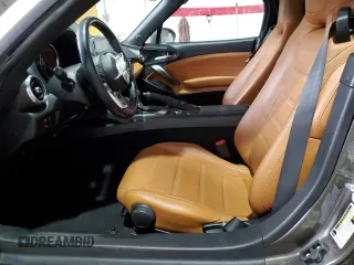 2017 FIAT 124 Spider Elaborazione Abarth z VIN JC1NFAEK1H0125019, wystawiony jako Copart lot #51663565 z przebiegiem Nie podano mil oraz Szkoda całkowita • Salvage title. Historia ofert i sprzedaży dostępna na DreamBid. Obrazek 7.