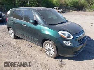 2017 FIAT 500L Pop with VIN ZFBCFAAH5HZ039425, listed as a IAAI auction lot 42013167 with 137,816 mi miles. Bid and sale history available at carsss.com. Image 1.
