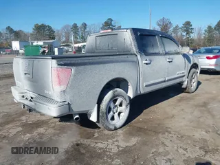 2006 Nissan Titan LE z VIN 1N6AA07B46N530408, wystawiony jako IAAI lot #41381403 z przebiegiem 259 376 mil mil oraz . Historia ofert i sprzedaży dostępna na DreamBid. Obrazek 4.