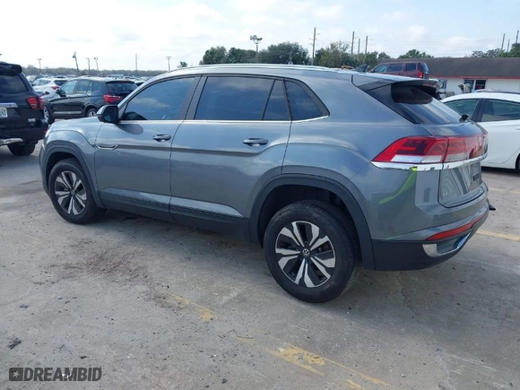 2024 Volkswagen Atlas Cross Sport 2.0T SE with VIN 1V2DE2CA9RC250981, listed as a IAAI auction lot 41487466 with 10,021 mi miles. Bid and sale history available at carsss.com. Image 3.