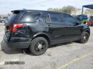2016 Ford Police Interceptor Utility z VIN 1FM5K8AT9GGB73827, wystawiony jako Copart lot #56400145 z przebiegiem 154 496 mil mil oraz Szkoda całkowita • Salvage title. Historia ofert i sprzedaży dostępna na DreamBid. Obrazek 3.