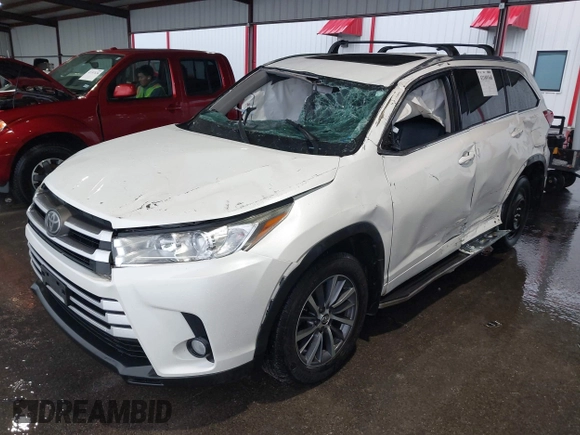 2018 Toyota Highlander SE with VIN 5TDKZRFH9JS536377, listed as a IAAI auction lot 42189368 with 71,979 mi miles and . Bid and sale history available at DreamBid. Image 18.