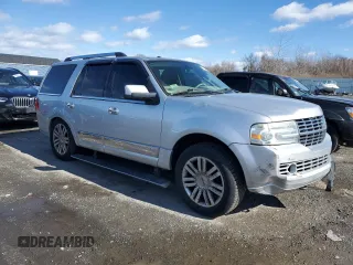 2011 Lincoln Navigator z VIN 5LMJJ2J59BEJ08154, wystawiony jako Copart lot #45175605 z przebiegiem 170 791 mil mil oraz Czysty tytuł • Clean title. Historia ofert i sprzedaży dostępna na DreamBid. Obrazek 4.