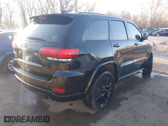 2020 Jeep Grand Cherokee Altitude with VIN 1C4RJFAG2LC266772, listed as a IAAI auction lot 41850190 with 87,982 mi miles. Bid and sale history available at carsss.com. Image 4.