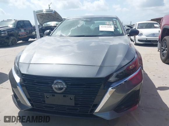 2024 Nissan Altima SV z VIN 1N4BL4DV4RN322031, wystawiony jako IAAI lot #42503600 z przebiegiem 42 521 mil mil oraz . Historia ofert i sprzedaży dostępna na DreamBid. Obrazek 12.