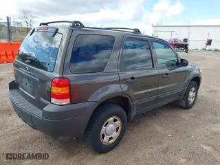 2007 Ford Escape XLS with VIN 1FMYU02Z87KA11695, listed as a IAAI auction lot 41981629 with 125,710 mi miles. Bid and sale history available at carsss.com. Image 4.