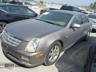 2007 Cadillac STS z VIN 1G6DW677X70117510, wystawiony jako IAAI lot #42061512 z przebiegiem 187 798 mil mil oraz . Historia ofert i sprzedaży dostępna na DreamBid. Obrazek 2.