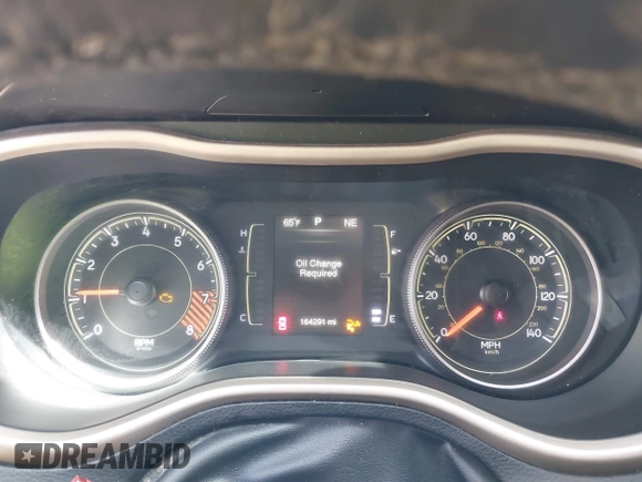 2015 Jeep Cherokee Latitude with VIN 1C4PJLCS3FW670254, listed as a IAAI auction lot 42060659 with 164,291 mi miles. Bid and sale history available at carsss.com. Image 7.
