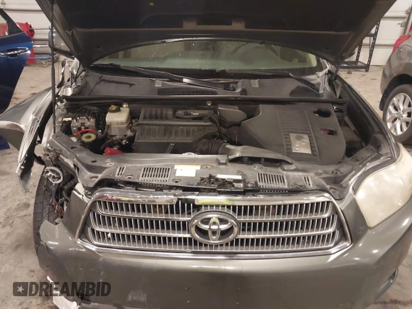 2008 Toyota Highlander Hybrid with VIN JTEEW41A382010228, listed as a IAAI auction lot 41714620 with 152,323 mi miles. Bid and sale history available at carsss.com. Image 10.