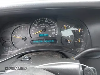 2005 Chevrolet Suburban LT z VIN 3GNEC16ZX5G197892, wystawiony jako IAAI lot #42045100 z przebiegiem 262 665 mil mil oraz . Historia ofert i sprzedaży dostępna na DreamBid. Obrazek 7.